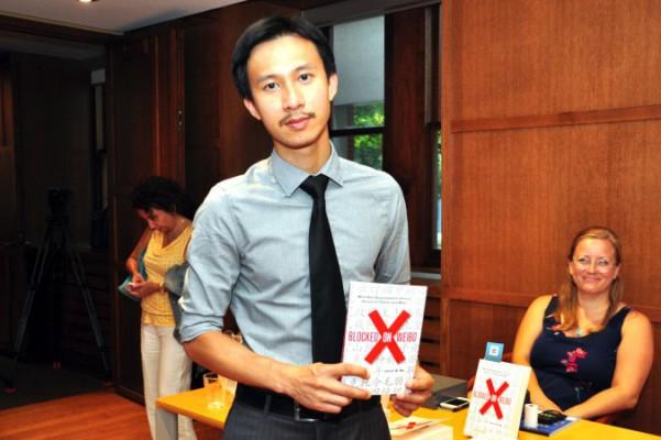 Jason Q. Ng, forskare vid Torontouniversitetet, vid lanseringen av hans bok "Blocked on Weibo", 29 augusti i år. (Foto: Zhou Xing/Epoch Times)
