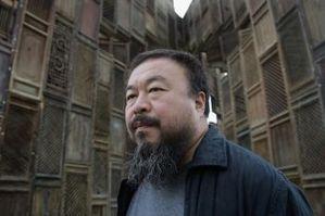 Kinas regim vill ha monopol på historieskrivningen. Den nyligen frigivna konstnären Ai Weiwei är en av många som fått känna på hur det går för den som försöker ge sin syn på saken. (Foto: Johannes Simon/Getty Images)