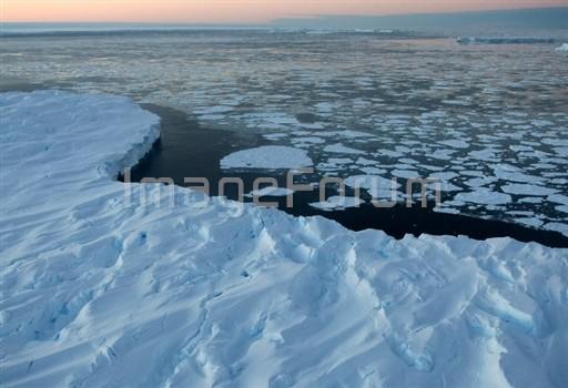 Glaciärerna på södra halvklotet smälter allt snabbare. (Foto: AFP /Torsten BLACKWOOD)  