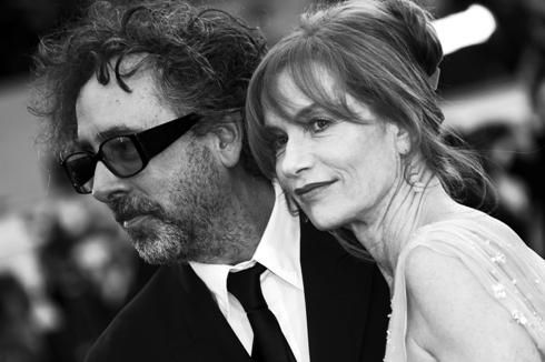 Tim Burton har också klippt svart-vit film, då han gjorde "Ed Wood" 1994. Här tillsammans med skådespelerskan Isabelle Huppert i svartvitt.
