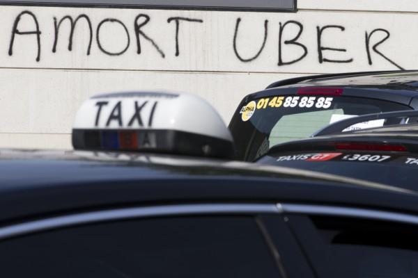 Sedan en tid tillbaka strejkar taxichaufförerna i flera städer runt om i Kina. (Getty Images)