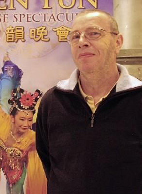 "Coolt säger de nu för tiden" Svante Palmgren använde starka ord när han under pausen beskrev föreställningen Chinese Spectacular i Linköpings lyxiga konsert och kongresshall. (Foto: Veronica Örfelth/Epoch Times)