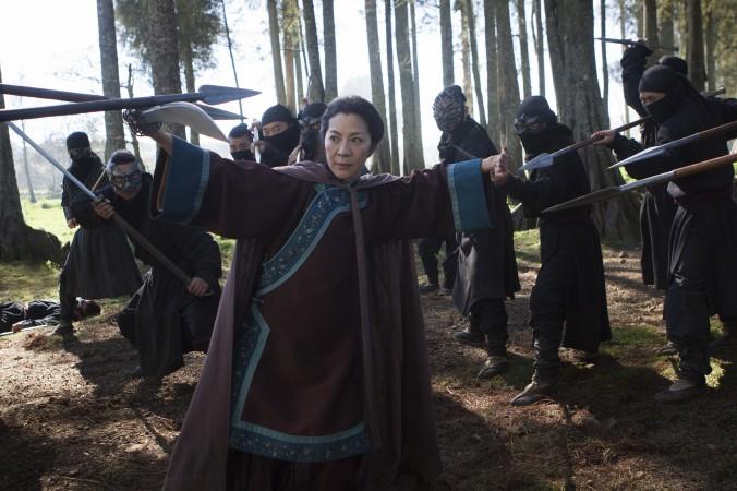 Michelle Yeoh är med i uppföljaren till succéfilmen "Crouching Tiger, Hidden Dragon", som fått den kinesiska filmcensuren att oroa sig. (Rico Torres/Netflix)