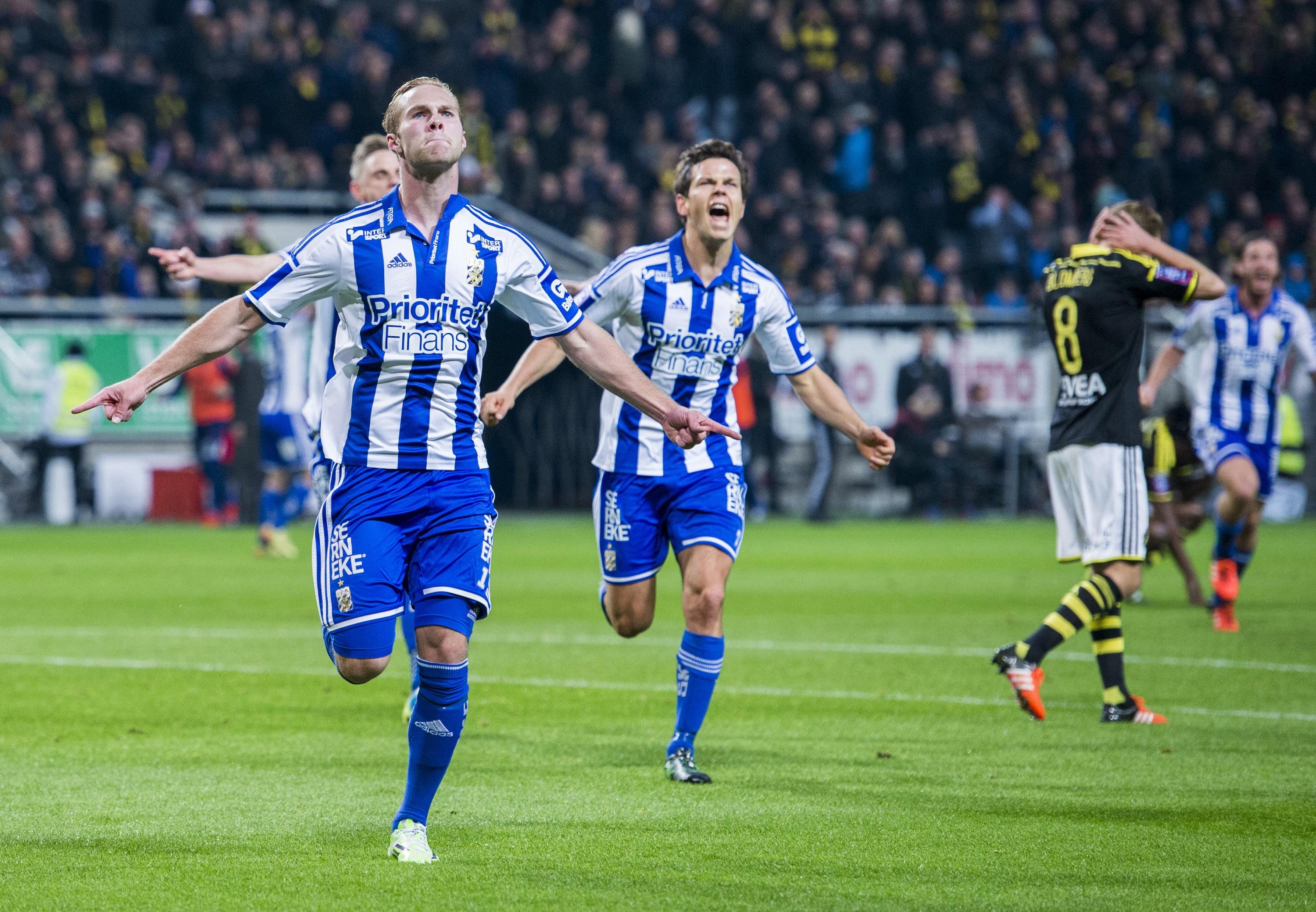 IFK Göteborgs matchhjälte Gustav Engvall firar segermålet mot AIK på Friends Arena 26 oktober. (Foto: Marcus Ericsson /Ombrello/Getty Images