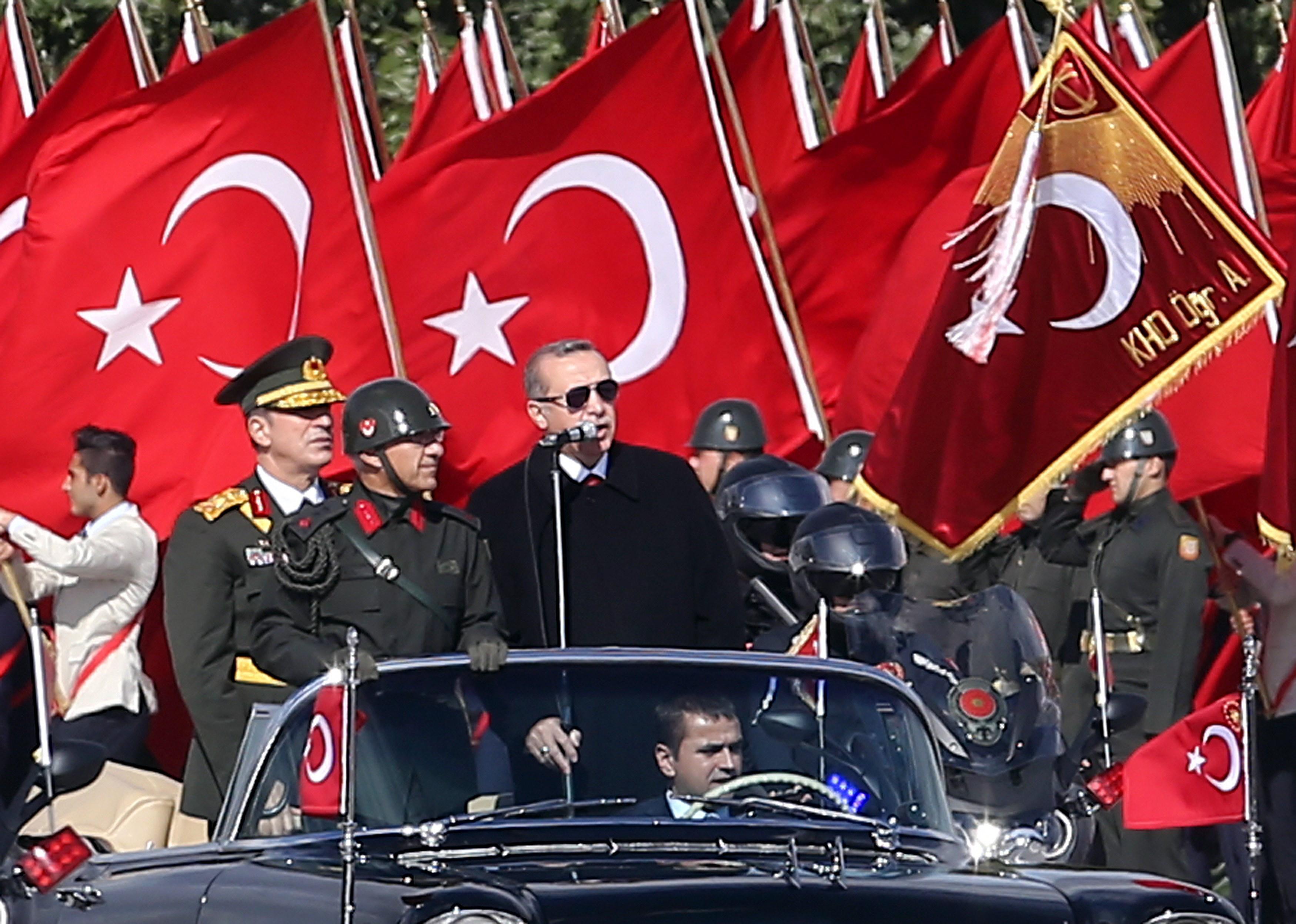 Turkiets president Recep Tayyip Erdogan talar vid en ceremoni  för att fira republikens 92-årsdag den 29 oktober. (Foto: Adem Altan/Getty Image)  