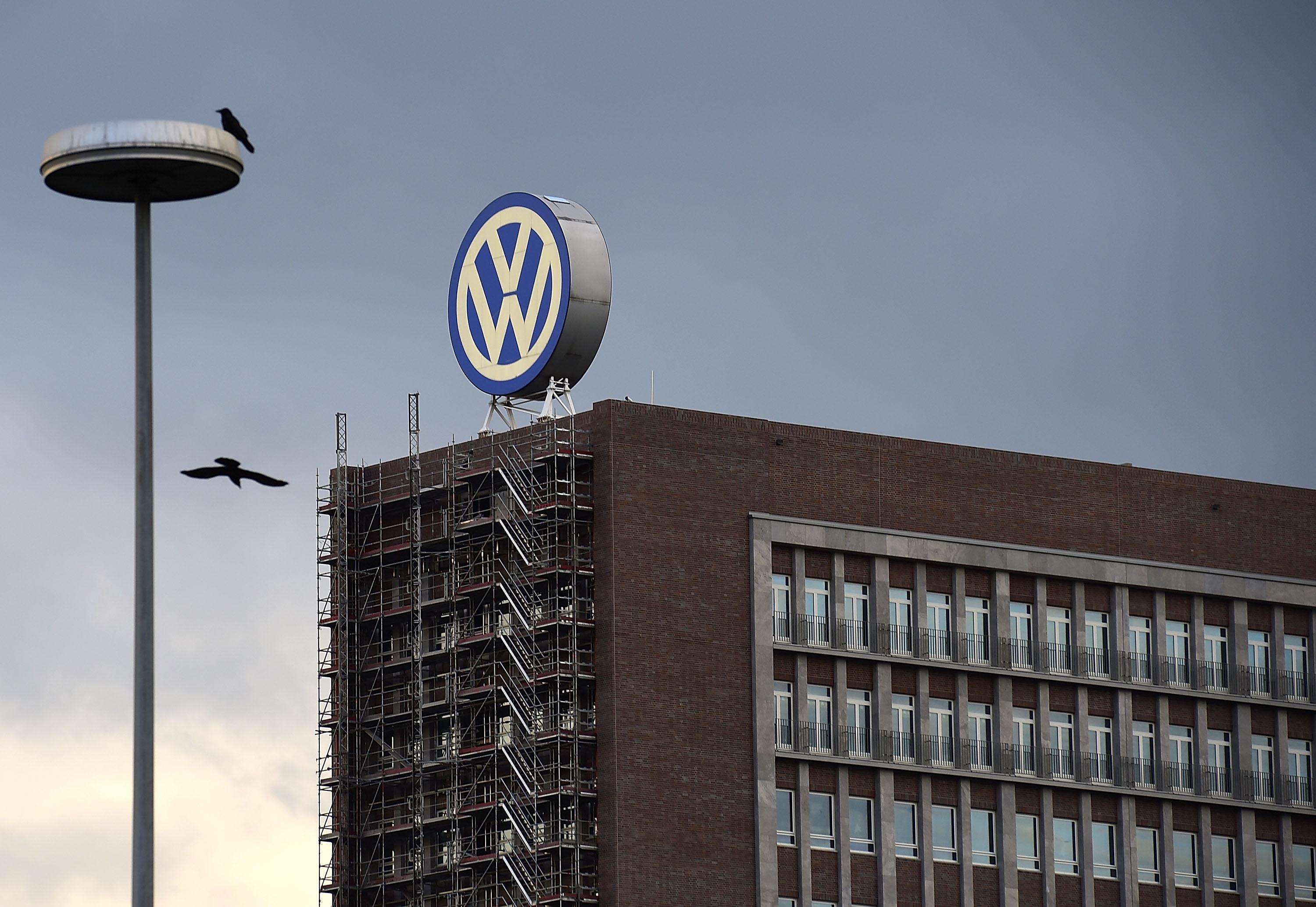 Volkswagen-koncernen säger att 8 miljoner bilar i EU visar falska utsläppsvärden. (Foto: Alexander Koerner /Getty Image)