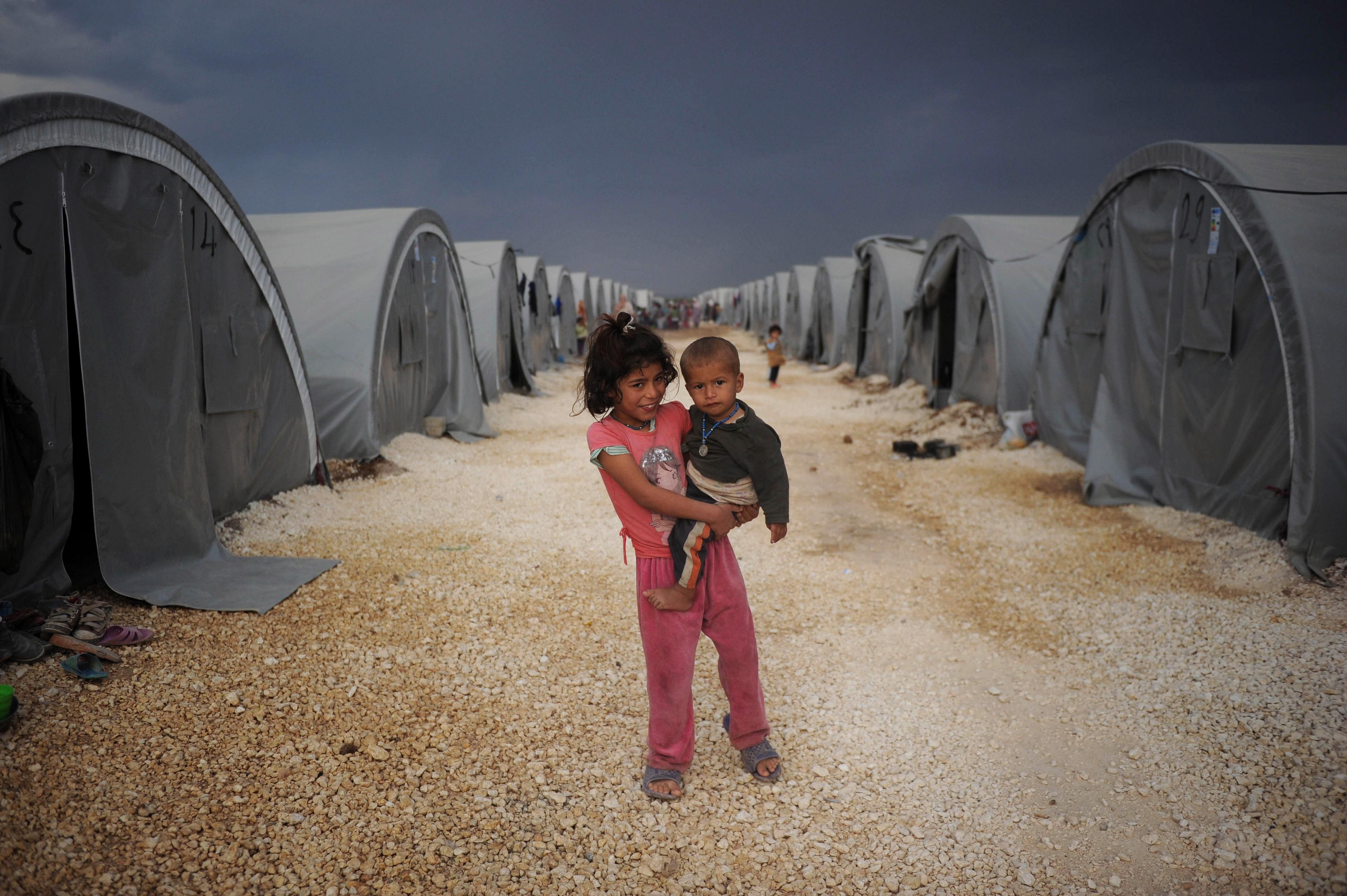 I rapporten ”We had nowhere else to go: Forced displacement and demolitions in northern Syria” från Amnesty avslöjas att den USA-allierade Autonoma administrationens militära del tvångsförflyttar civilbefolkning i norra Syrien (Foto: Khaled Khatib /AFP/Getty Image)