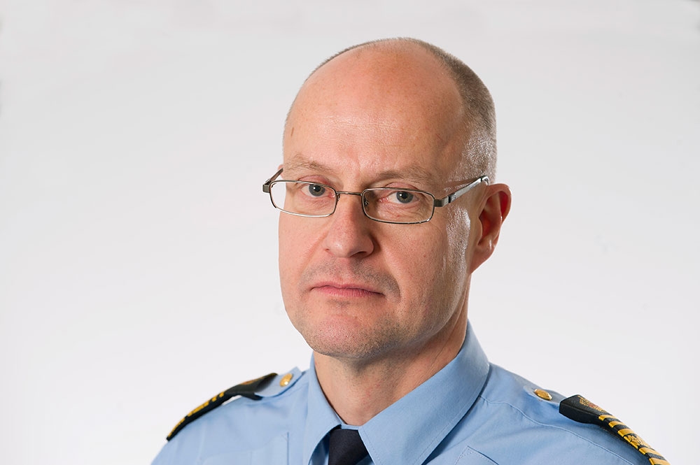 Mats Löfving, chef för polisens nationella operativa avdelning NOA, berättade i tisdags om omorganisationen för att klara det stora antalet asylsökande. Delar av ordinarie verksamhet får nedprioriteras. (Foto: Lars Hedelin/Polisen)