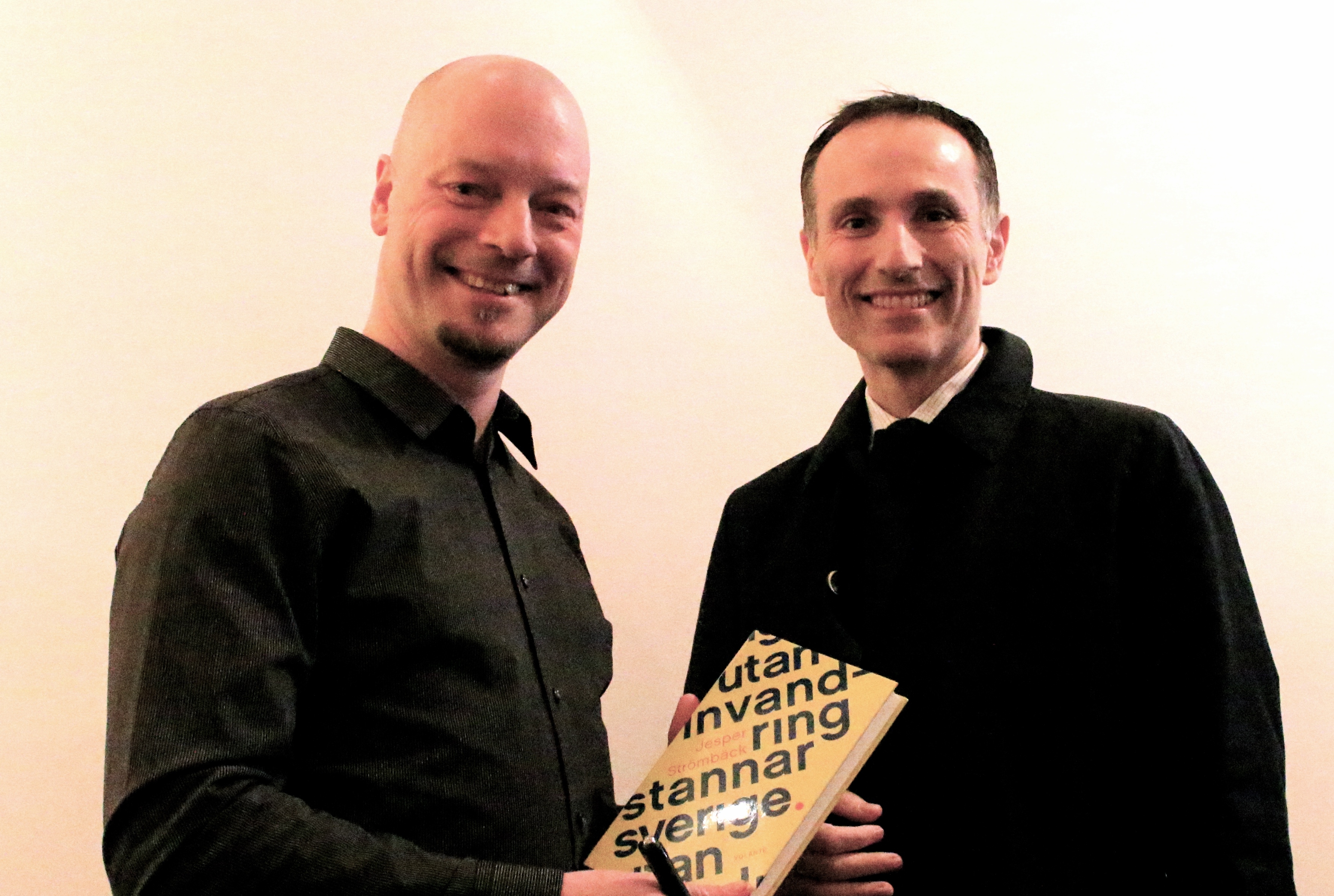 Jesper Strömbäck och Vasilios Zoupounidis var båda på plats när "Utan invandring stannar Sverige" släpptes den 20 april 2016. (Foto: Susanne W Lamm/ Epoch Times Sverige)