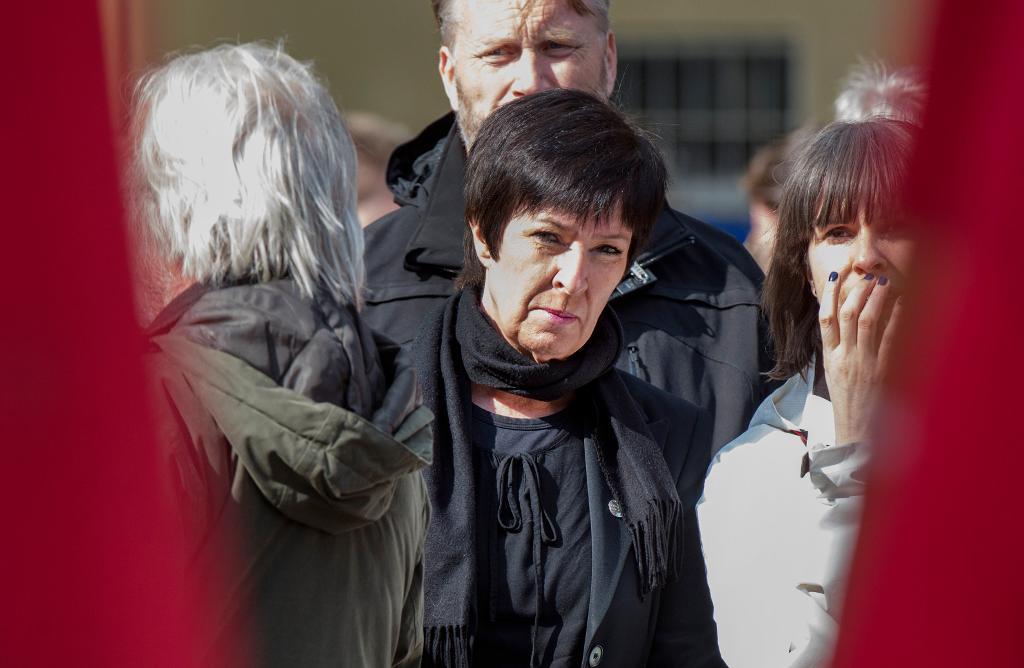 Mona Sahlin har lämnat in sin avskedsansökan och avgår med omedelbar verkan som nationell samordnare mot våldsbejakande extremism. Bild från första majfirandet. (Foto: Ulf Palm/TT)