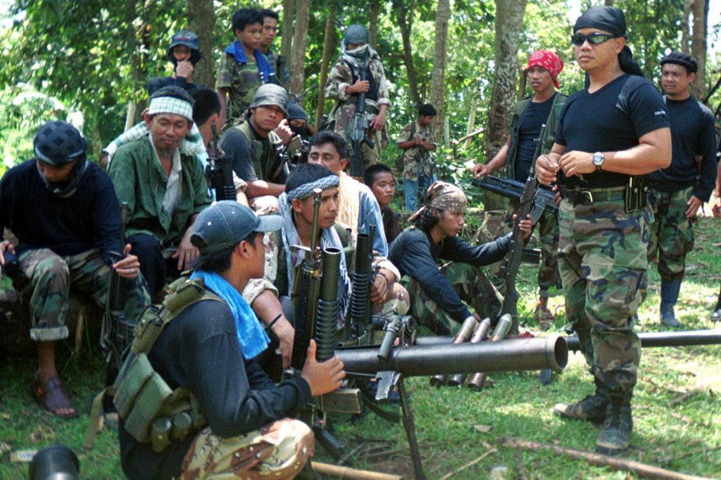 

Odaterad bild av Abu Sayyaf-gerillan i Filippinerna.  Foto: TT-arkivbild                                                                                        