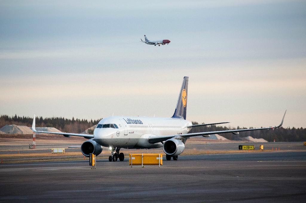 
Antalet resenärer per år från svenska flygplatser väntas minska med 450 000- 600 000 om flygskatt införs. Tyskland, Storbritannien, Frankrike, Österrike och Norge har flygskatt.  Foto: Christine Olsson/TT-arkivbild                                            