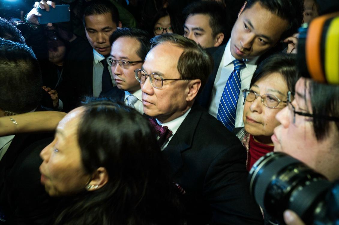 Hongkongs förre ledare Donald Tsang utanför domstolen i Hongkong, 17 februari 2017. Foto: Lam Yik Fei/Getty Images
