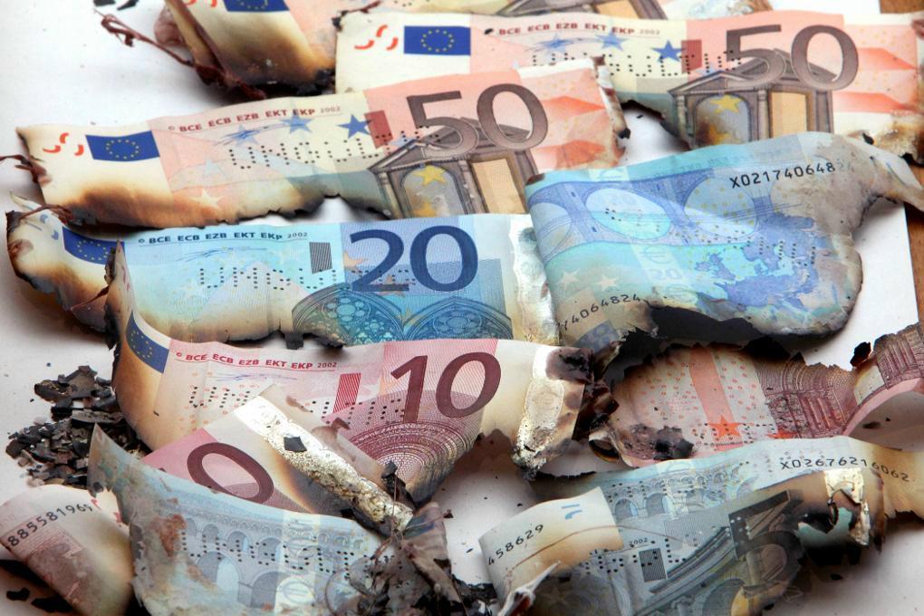 

Massor av skattepengar försvinner, när EU:s största banker utnyttjar skatteparadis för att betala så lite som möjligt, enligt en ny rapport från Oxfam och Fair finance guide. Foto: Michael Probst/AP/TT                                                                                        