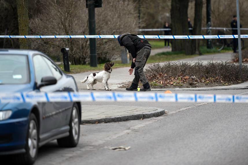 


En man har skottskadats i Malmö. Foto: Emil Langvad/TT                                                                                                                                    