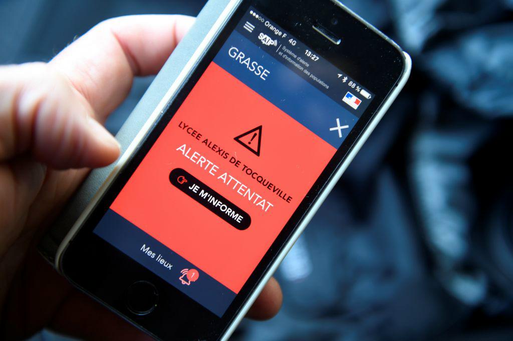 Skolskjutning i franska Grasse där flera människor skadades, fick myndigheterna att skicka ut en terrorvarning. Foto: Damien Meyer /AFP/Getty Images