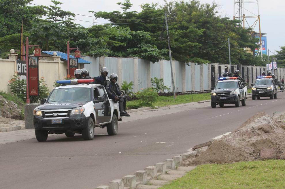 Poliser i Kongo-Kinshasa. Personerna på bilden har ingen koppling till texten. Arkivbild. Foto: John Bompengo/AP/TT