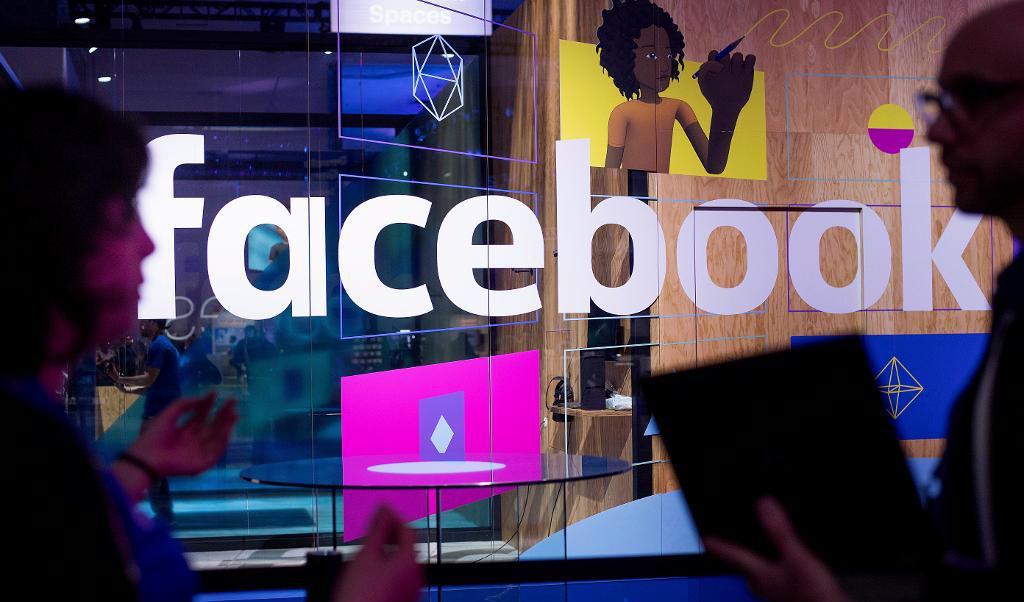 Facebook skärper sina säkerhetsåtgärder mot försök att sprida desinformation och manipulera diskussioner av politiska skäl. Foto: Noah Berger/AP/TT