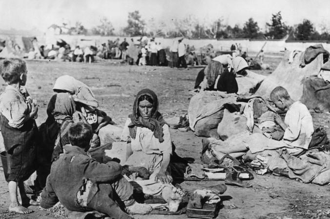 Ryska familjer i Volga-området, under den ryska svälten 1921. Foto: Topical Press Agency/Getty Images