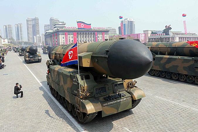 Militärparad i Nordkoreas huvudstad Pyongyang. Foto: STR/AFP/Getty Images. Arkivbild