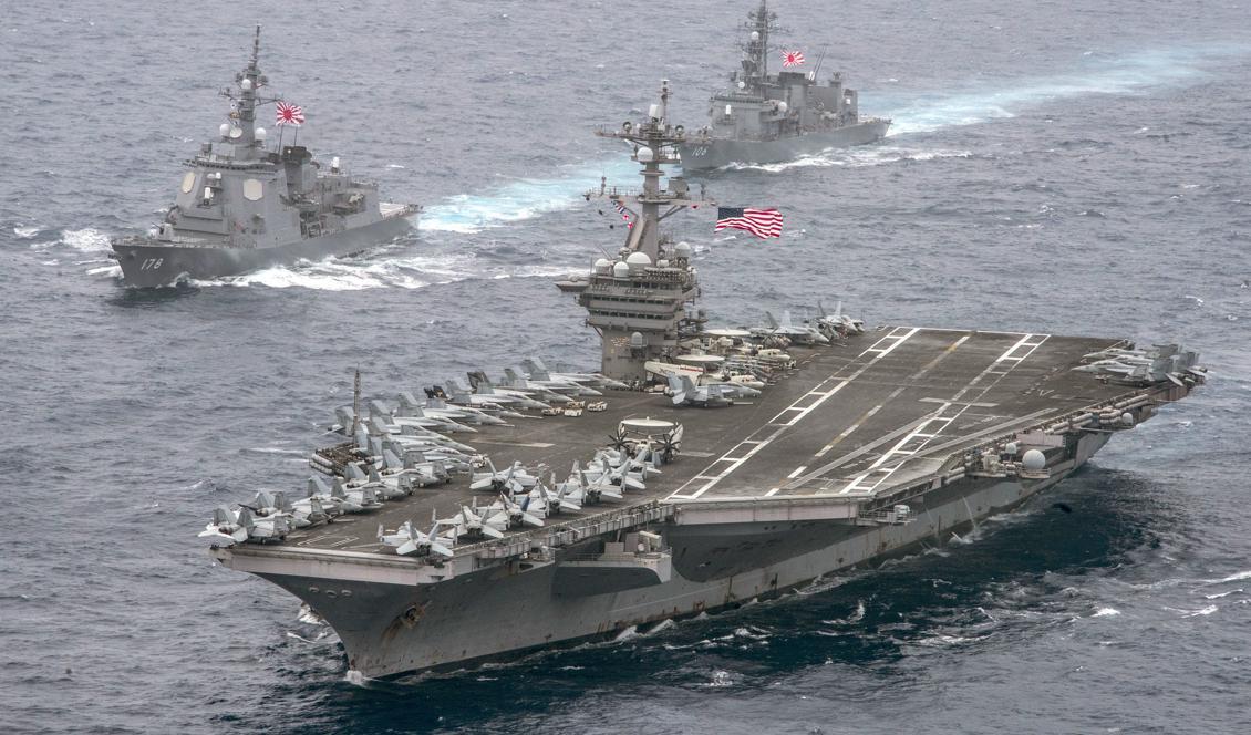 
Det amerikanska hangarfartyget USS Carl Vinson är framme i Japanska sjön, där USA och Sydkorea har inlett en gemensam militärövning. Foto: U.S. Navy via Getty Images                                            
