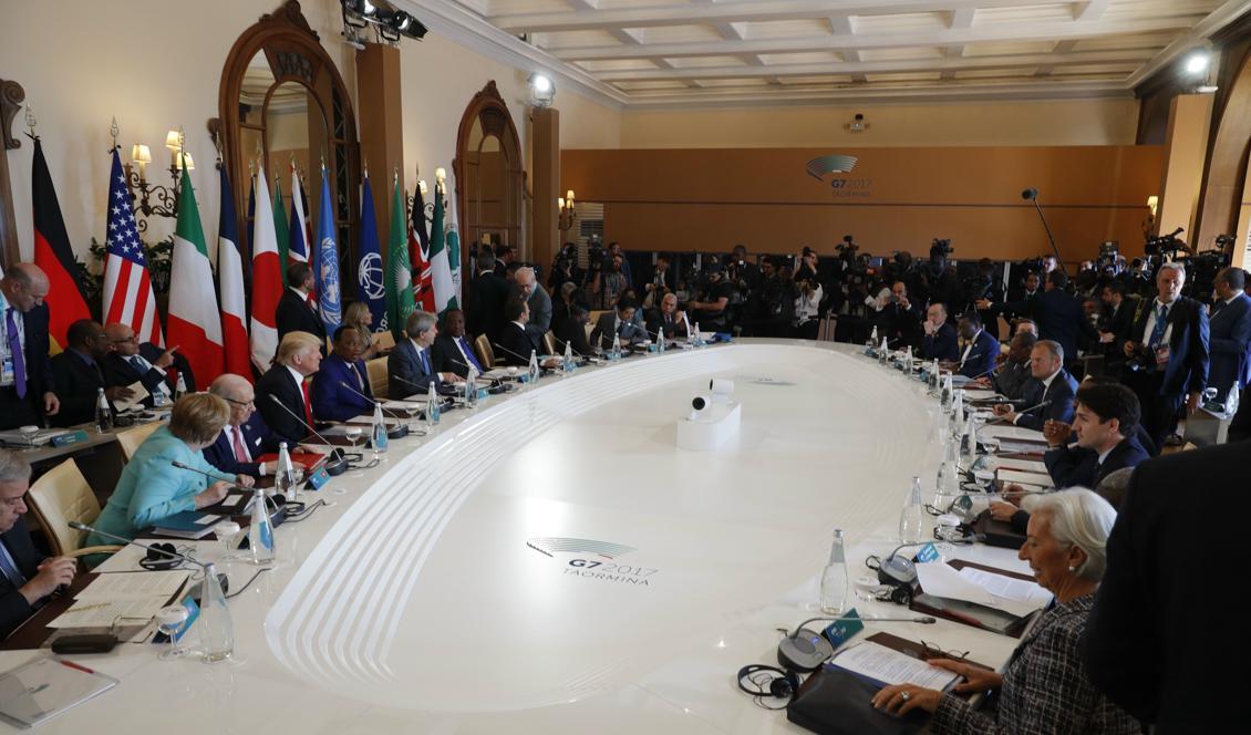 
Bild av möteslokalen där G7-toppmötets ledare och ledare från afrikanska länder deltar under toppmöte  med Europeiska unionen den 27 maj, 2017 i Taormina, Sicilien. Foto: Philippe Wojazer/AFP/Getty Images                                            