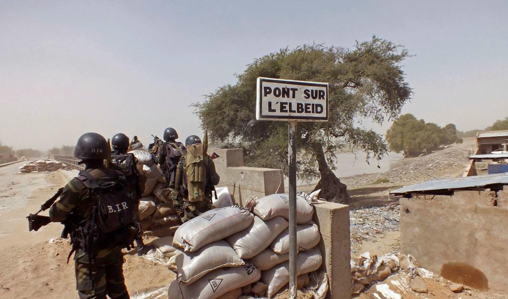 

Soldater i Kamerun i en operation mot Boko Haram. Bilden är inte tagen i samband med självmordsdåden. Foto: Edwin Kindzeka Moki                                                                                        