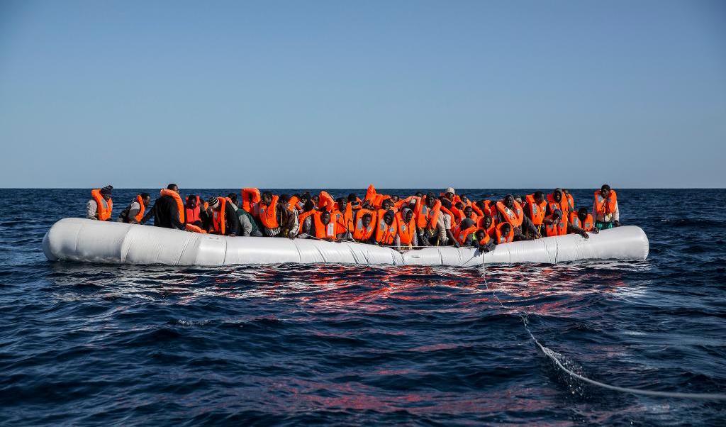 
Bild från en tidigare räddningsaktion i Medelhavet. Foto: Olmo Calvo/AP-TT                                            