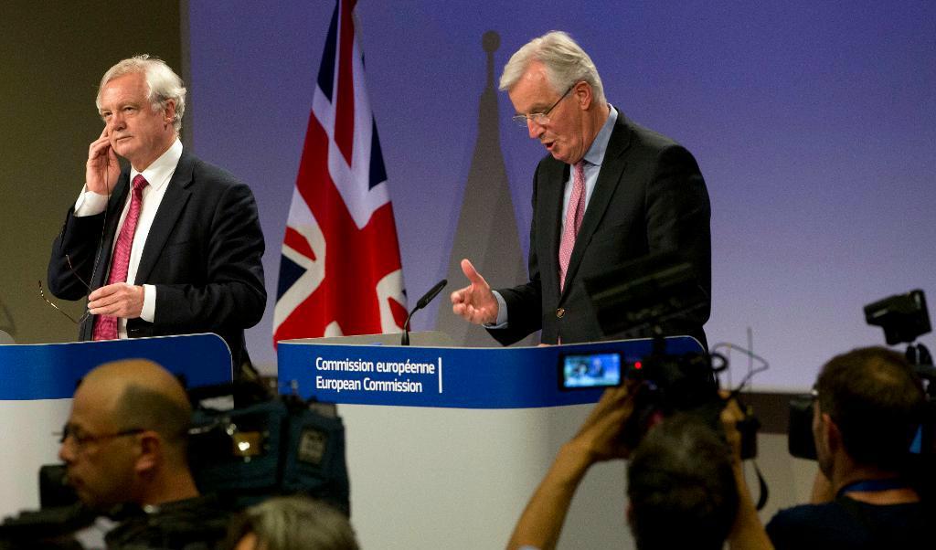 


David Davis och Michel Barnier på en presskonferens i Bryssel i samband med förhandlingarna i juni.                                                                                                                                    