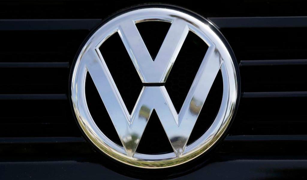 En högt uppsatt chef på Volkswagen i USA, inblandad i avgasskandalen, kommer att erkänna bedrägeri. Arkivbild. Foto: Damian Dovarganes/AP/TT