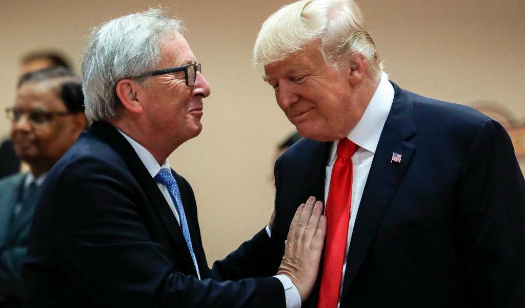 

EU-kommissionens ordförande Jean-Claude Juncker och USA:s president Donald Trump möts på G20-mötet i Hamburg i juli. Arkivbild. Foto: Markus Schreiber/AP/TT                                                                                        