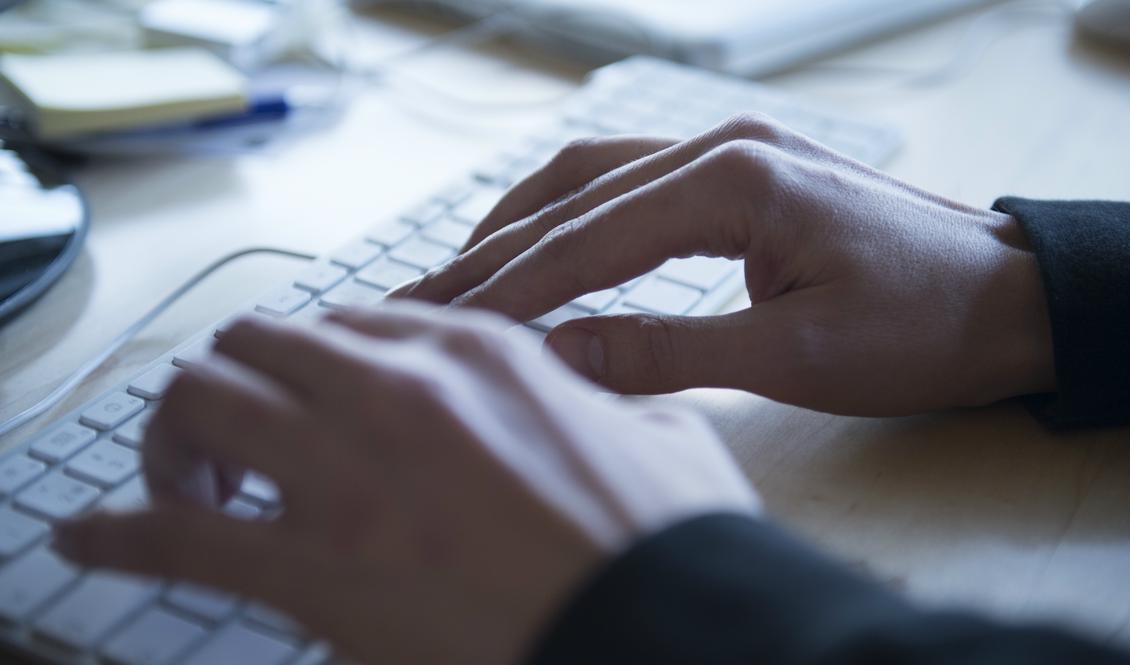 En 30-årig man från Vellinge kommun misstänks för flera fall av sexbrott mot barn på internet. Foto: Fredrik Sandberg/TT/Arkivbild