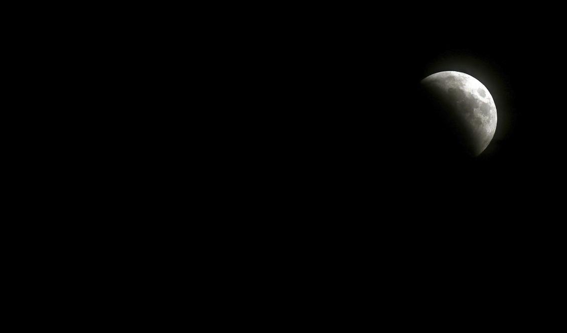 
Space X säljer nu biljetter till månen och tillbaka. Bilden är tagen i Istanbul i somras. Foto: Emrah Gurel/AP/TT                                            