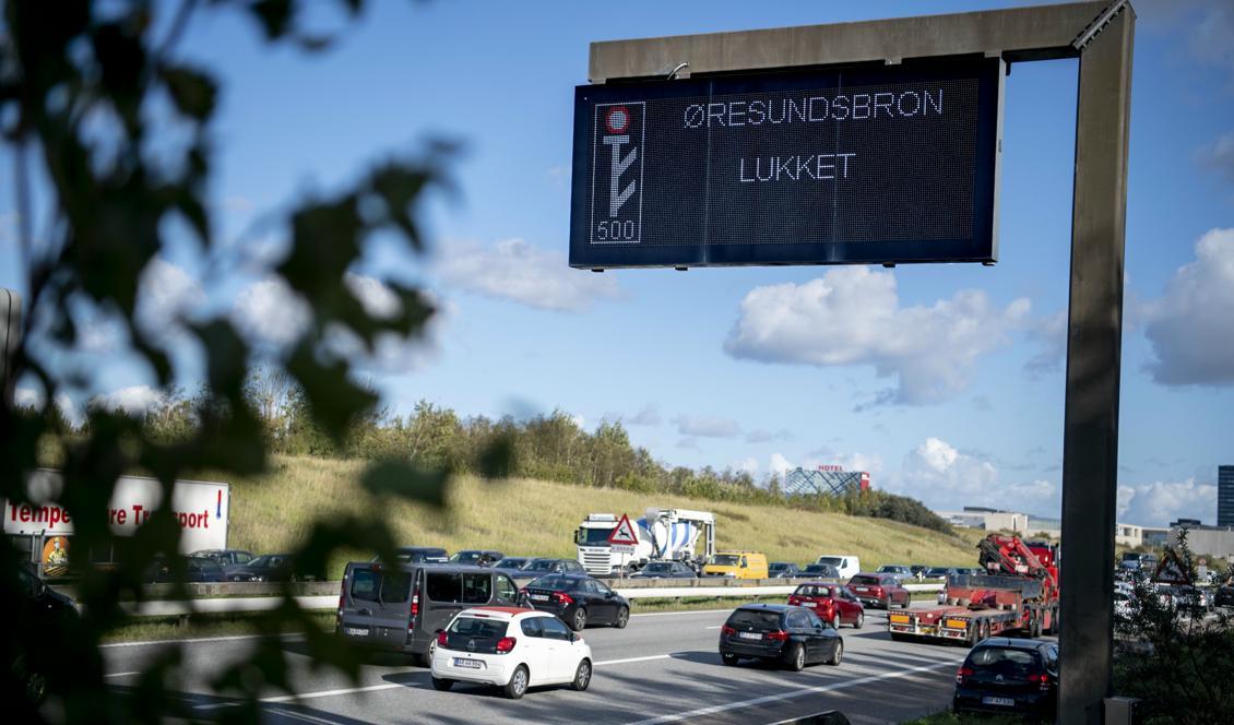 










Det blev långa köer på den danska sidan när Öresundsbron stängde för trafik. Foto: Nils Meilvang/TT                                                                                                                                                                                                                                                                                                                                                                                                                                                                                                    