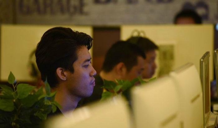 Användare på ett internetkafé i Peking, 2017. Arkivbild. Foto: Greg Baker/AFP/Getty Images
