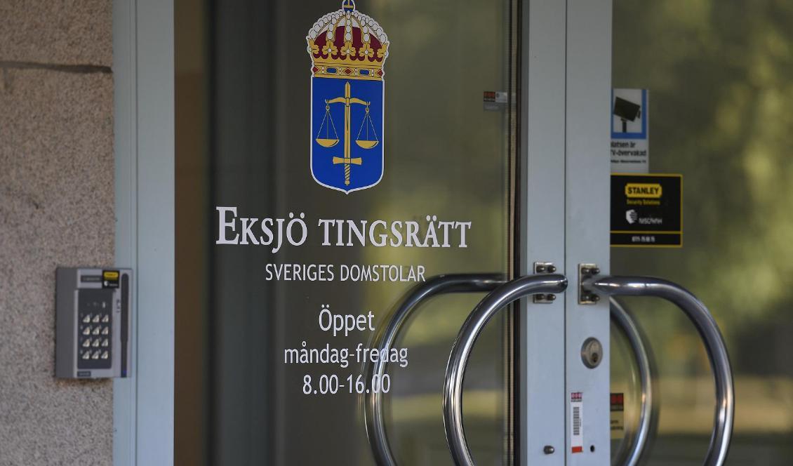 Eksjö tingsrätt dömer den elev som sexuellt tvingat sig på sin lärare inne i en lektionssal på en gymnasieskola i Småland till två år fängelse för våldtäkt. Foto: Mikael Fritzon-arkivbild
