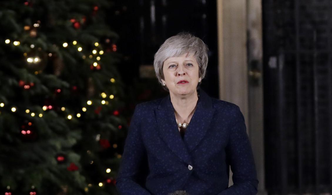 Storbritanniens premiärminister Theresa May utanför 10 Downing Street. Foto: Matt Dunham/AP/TT