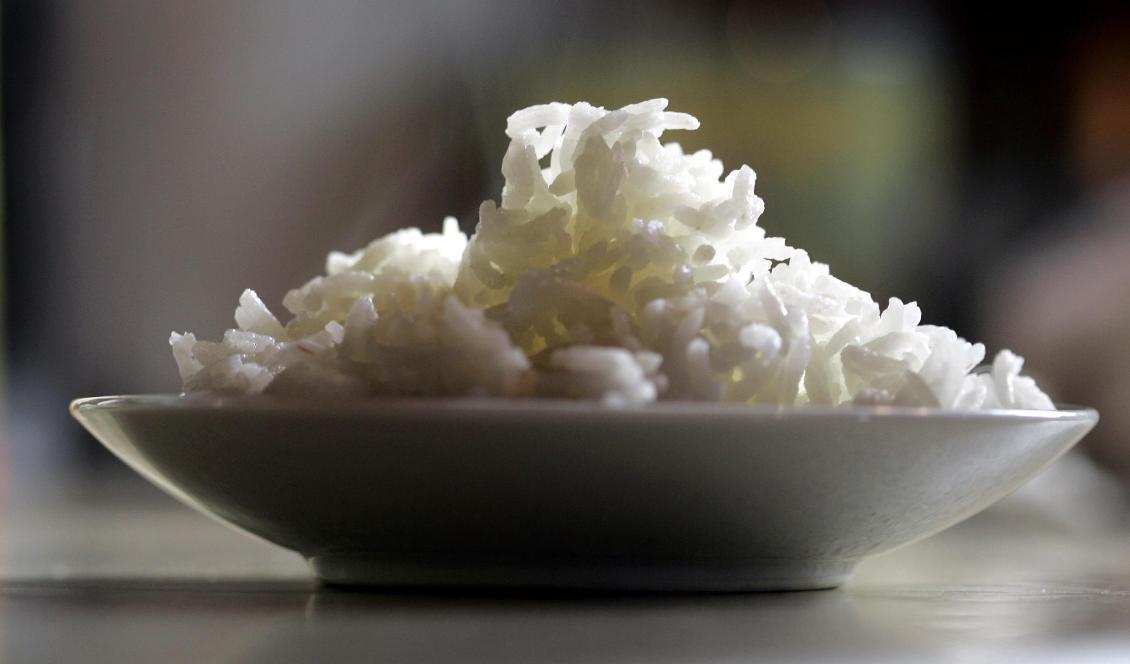 Elva människor har avlidit efter att ha ätit ris som troligen innehöll gift vid en hinduisk tempelceremoni i Indien. Foto: Carolyn Kaster/AP/TT-arkivbild