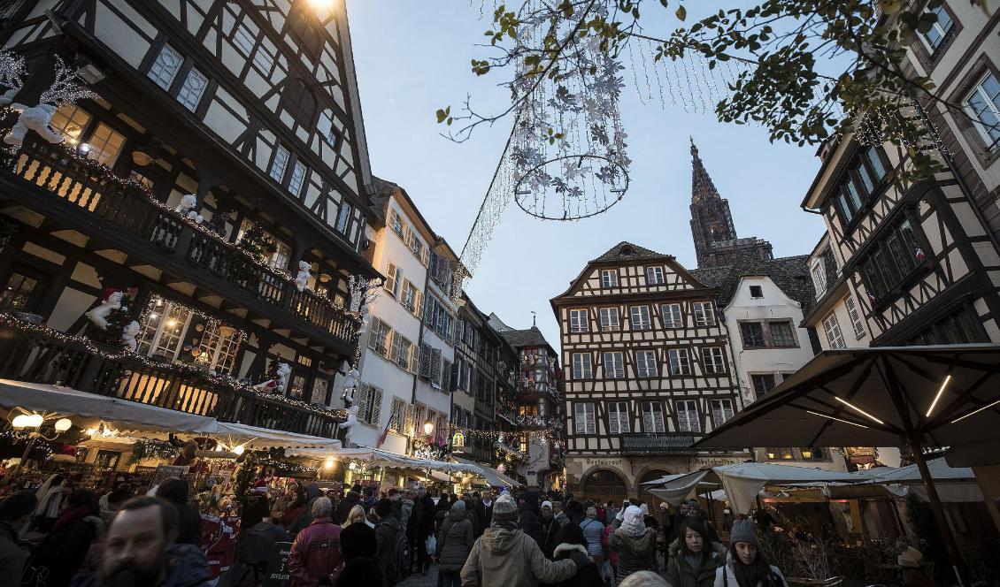 Julmarknaden höll öppet i helgen efter dådet i förra veckan. Foto: Jean-Francois Badias/AP/TT