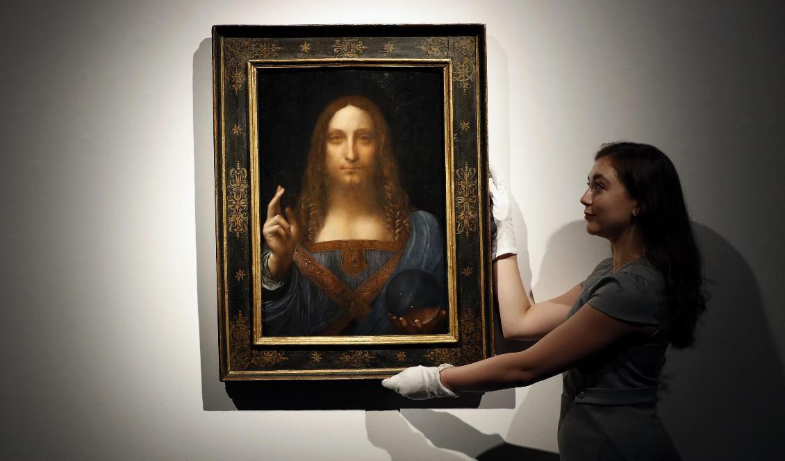 
Leonardo da Vincis "Salvator Mundi" såldes av auktionsfirman Christie's för en rekordsumma. Foto: Kirsty Wigglesworth/TT-arkivbild                                                