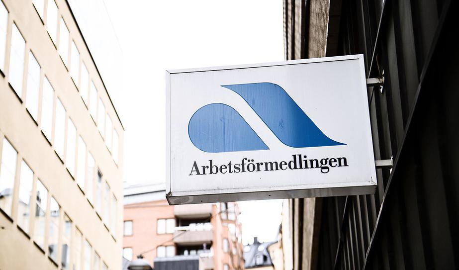 Det råder brist på arbetskraft inom vård-, pedagogik- och byggbranschen, enligt Arbetsförmedlingens prognos för hösten. Foto: Erik Simander/TT-arkivbild