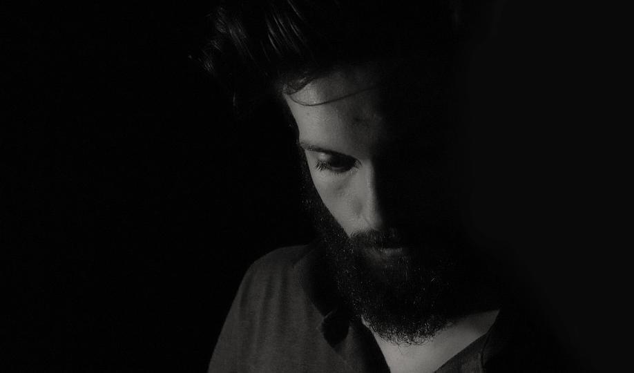 Vi kan lätt samla alla våra tillkortakommanden och misstag till en föreställning som handlar om vår ovärdighet, men vi måste inte.