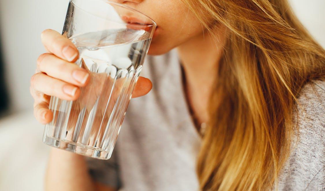 Magnesiumbrist kan ofta leda till att man blir väldigt törstig. Foto: Daria Shevtsova