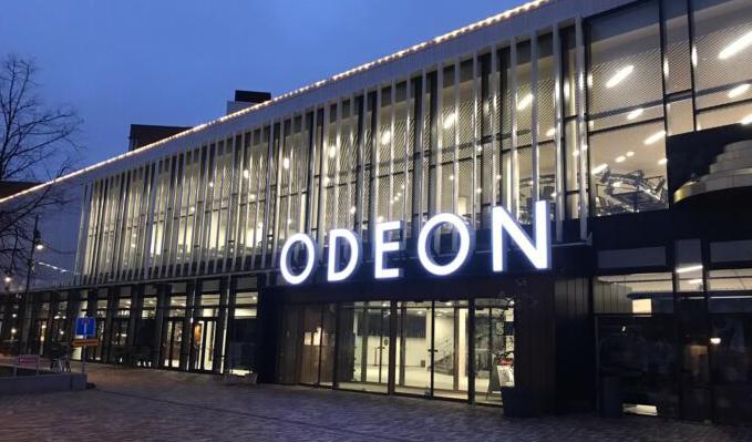 Odeons musik och teatersal i Odense avbröt plötsligt kontraktet med Shen Yun Performing Arts. Foto: Skärmdump via danska TV2