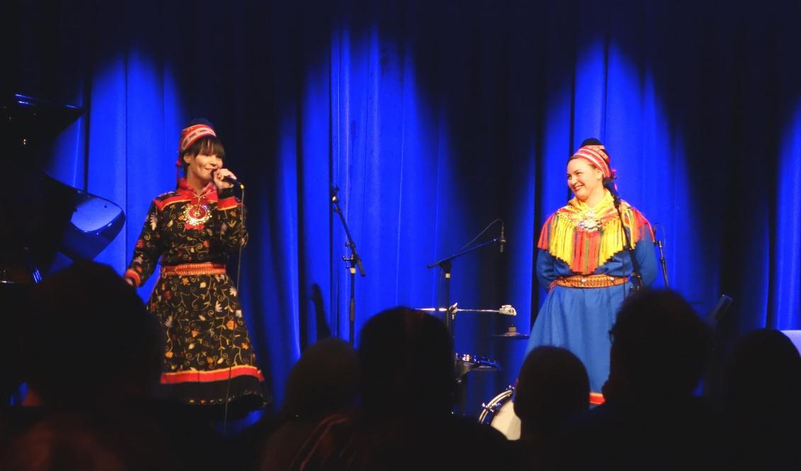 










Sara Marielle Gaup (vä) och Inger Biret Kvernmo Gaup (hö) framträdde i Umeå Folkets Hus under folkmusikfestivalen Umefolk den 22 februari 2020. Foto: Eva Sagerfors/Epoch Times                                                                                                                                                                                                                                                                                                                                                                                                                                                                                                                                                