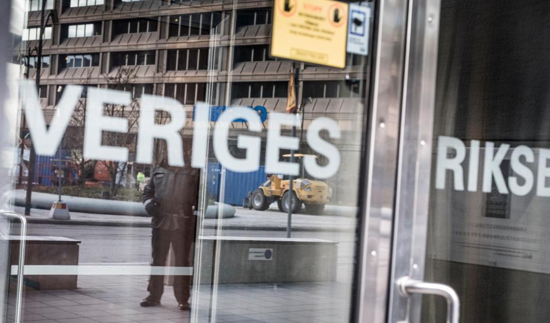 I en auktion på torsdag erbjuder Riksbanken bankerna 10 miljarder dollar (nära 102 miljarder kronor) för att säkra tillgången till kortfristig upplåning i amerikanska dollar under coronakrisen. Arkivbild.
Foto: Magnus Hjalmarson Neideman/SvD/TT