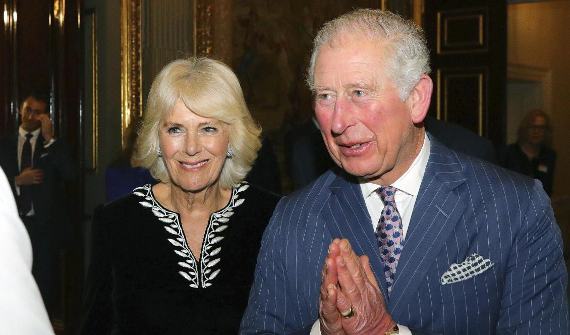 Prins Charles och hustrun Camilla har testats för coronaviruset. Foto: Aaron Chown/AP/TT-arkivbild