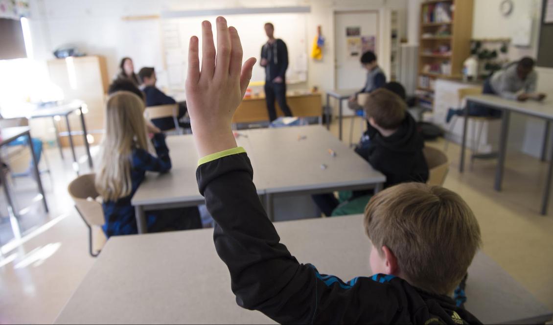 Lärarnas riksförbund tycker att lärare i riskgrupper ska få vara hemma från jobbet med statligt stöd. Foto: Fredrik Sandberg/TT-arkivbild