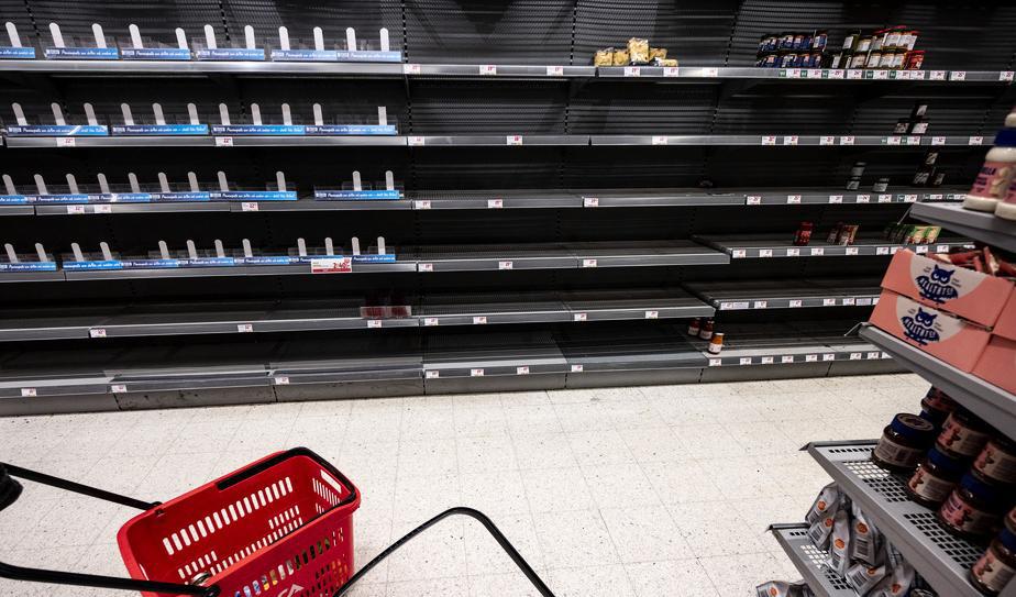 I mitten av mars var det stundvis tomt på butikshyllorna, men nu har vi hamstrat färdigt. Foto: Johan Nilsson/TT-arkivbild