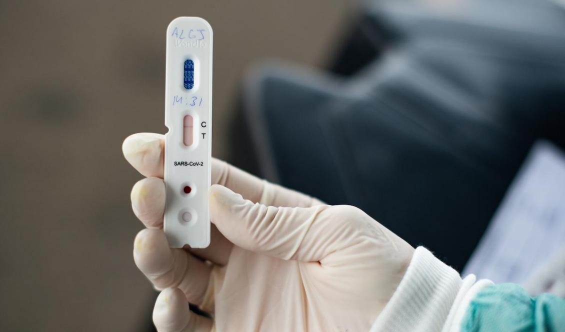 Den 101-åriga kvinnan insjuknade i covid-19, men efter några veckors sjukdom testade hon till slut negavtivt för viruset. Foto: Andressa Anholete, Getty Images